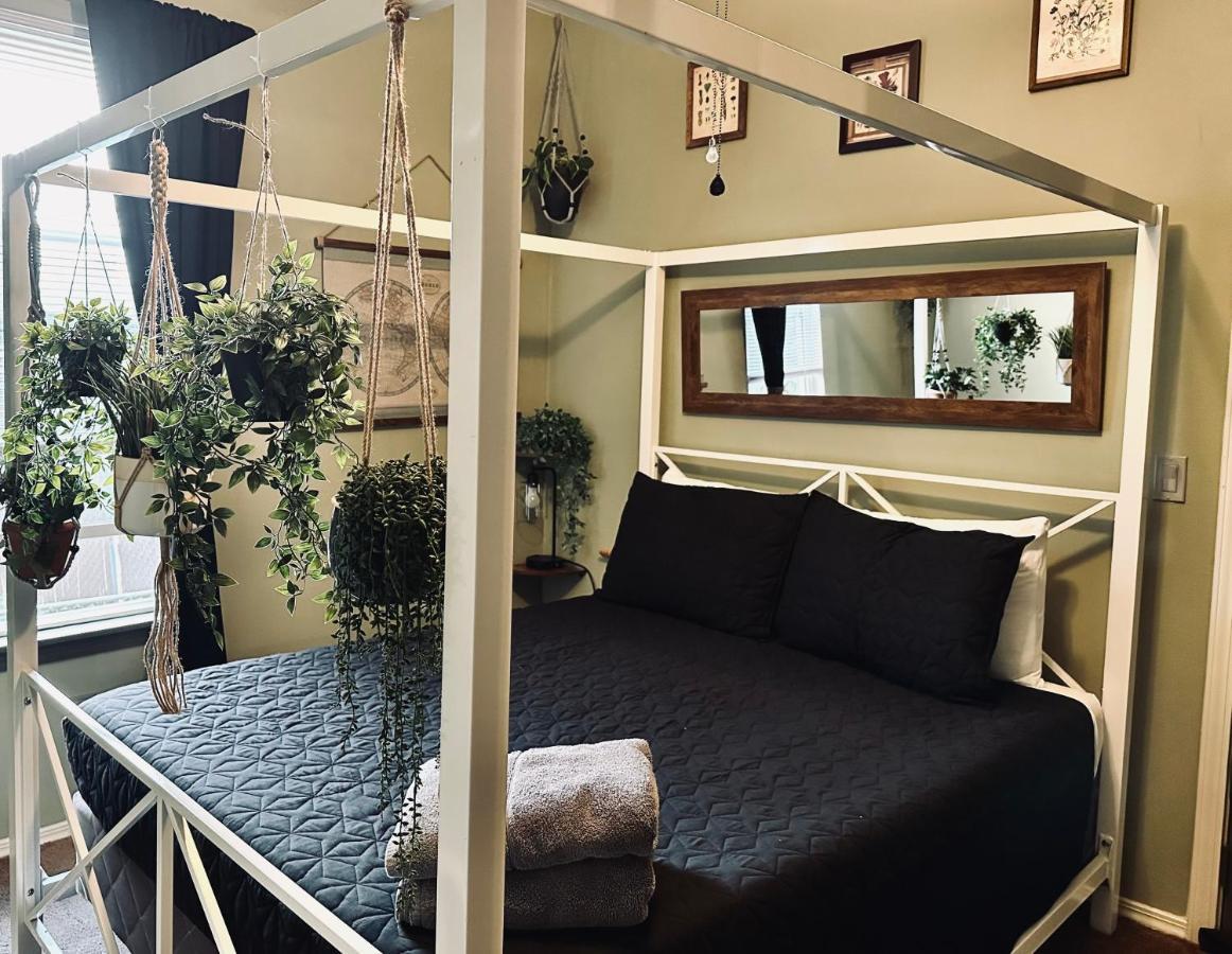 Mr. Mcgregor'S Garden Apartment Salem Exterior photo
