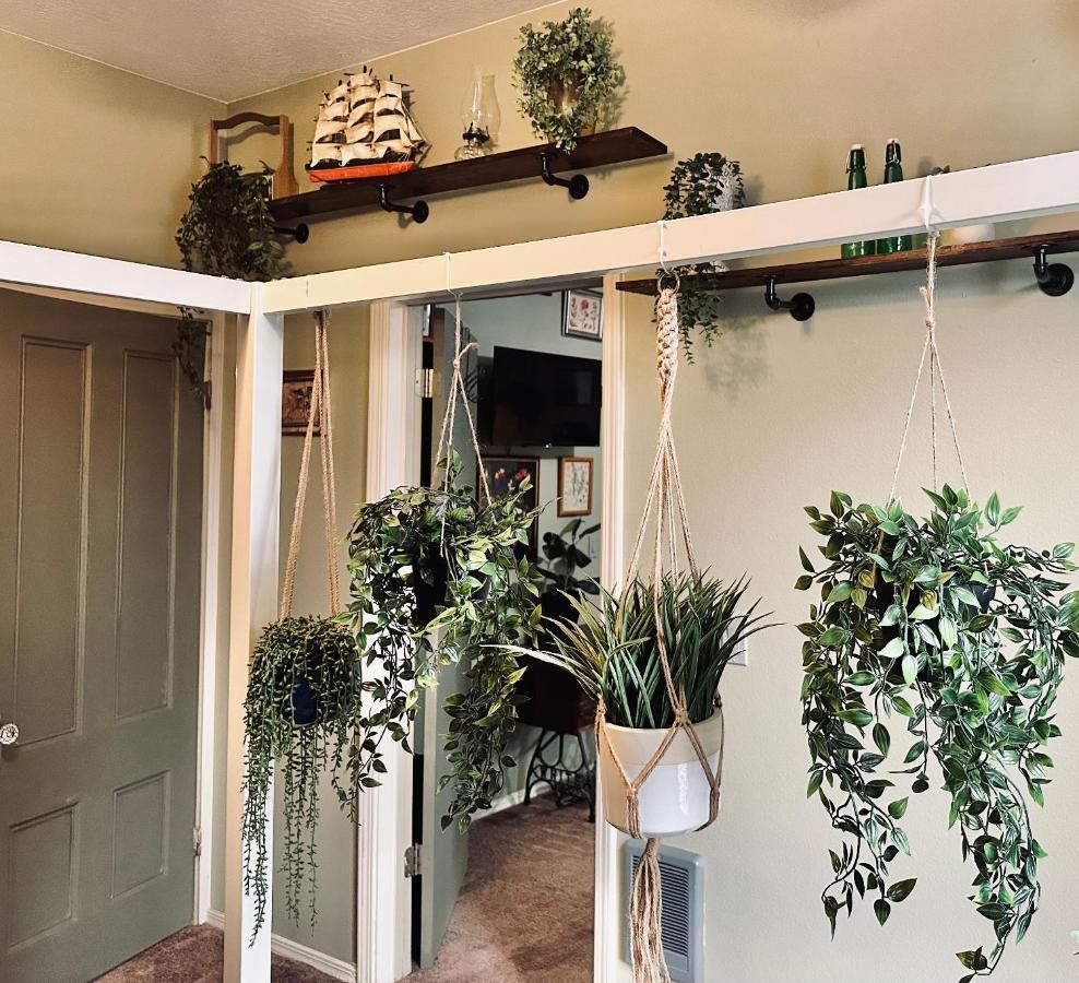 Mr. Mcgregor'S Garden Apartment Salem Exterior photo