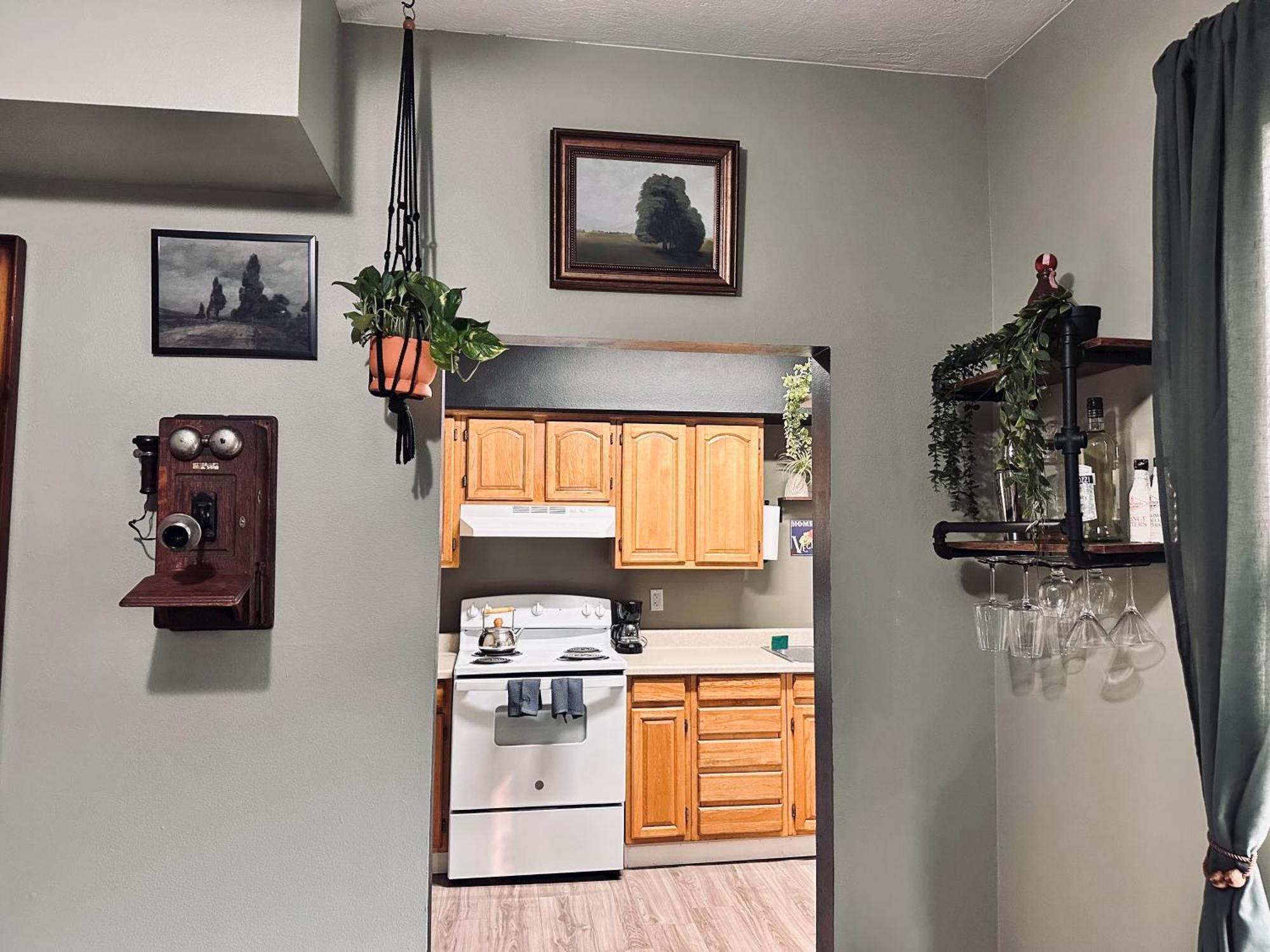 Mr. Mcgregor'S Garden Apartment Salem Exterior photo